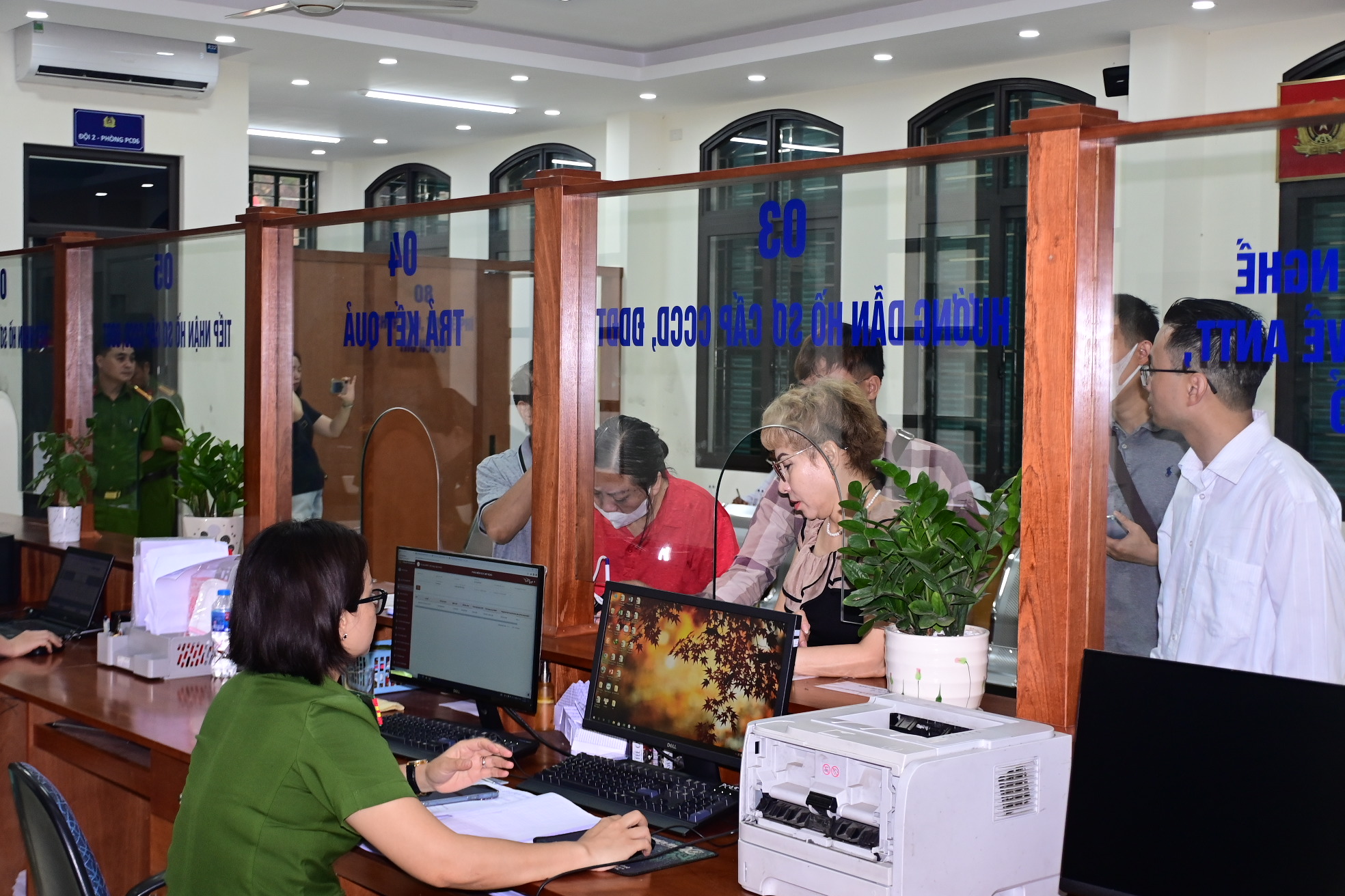 Công bố các thủ tục hành chính mới ban hành, được sửa đổi, bổ sung trong lĩnh vực định danh và xác thực điện tử